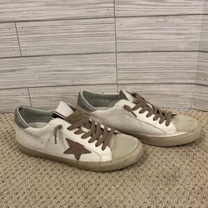 ShuShop White and Brown Star Sneakers